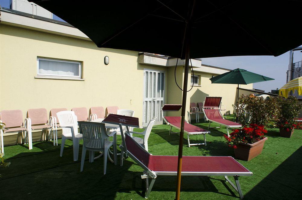 Hotel Olympic Milano Marittima Exteriör bild