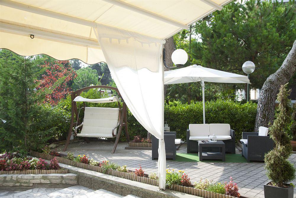 Hotel Olympic Milano Marittima Exteriör bild