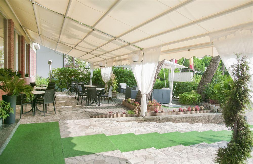 Hotel Olympic Milano Marittima Exteriör bild