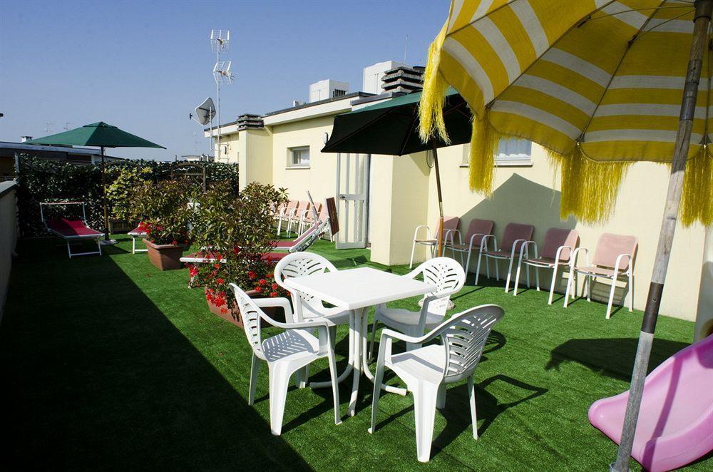 Hotel Olympic Milano Marittima Exteriör bild