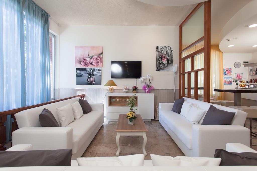 Hotel Olympic Milano Marittima Exteriör bild