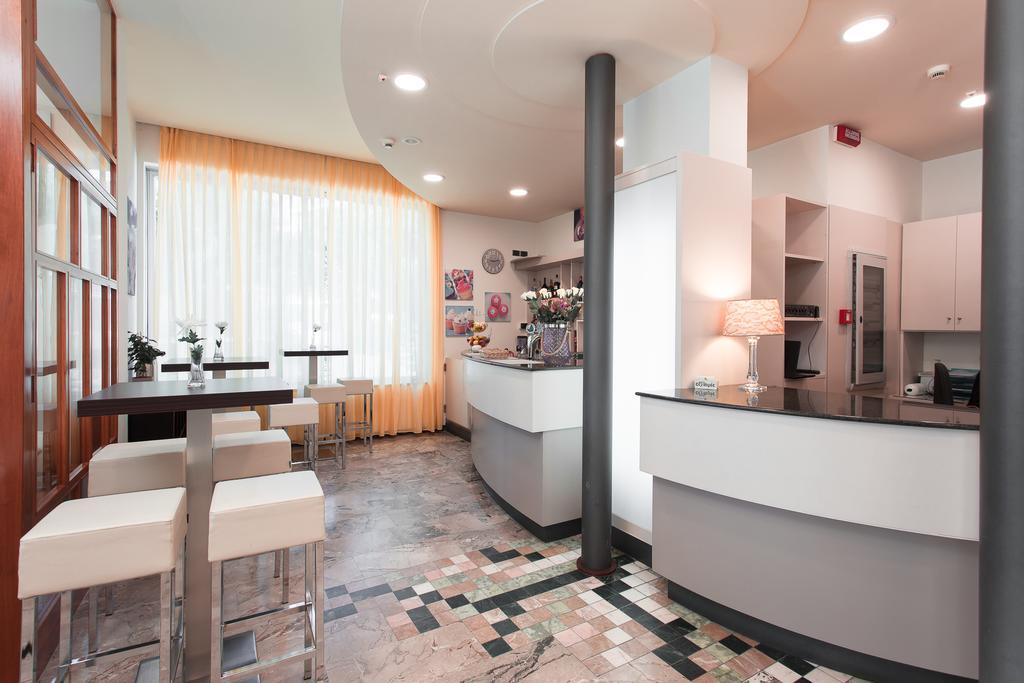 Hotel Olympic Milano Marittima Exteriör bild