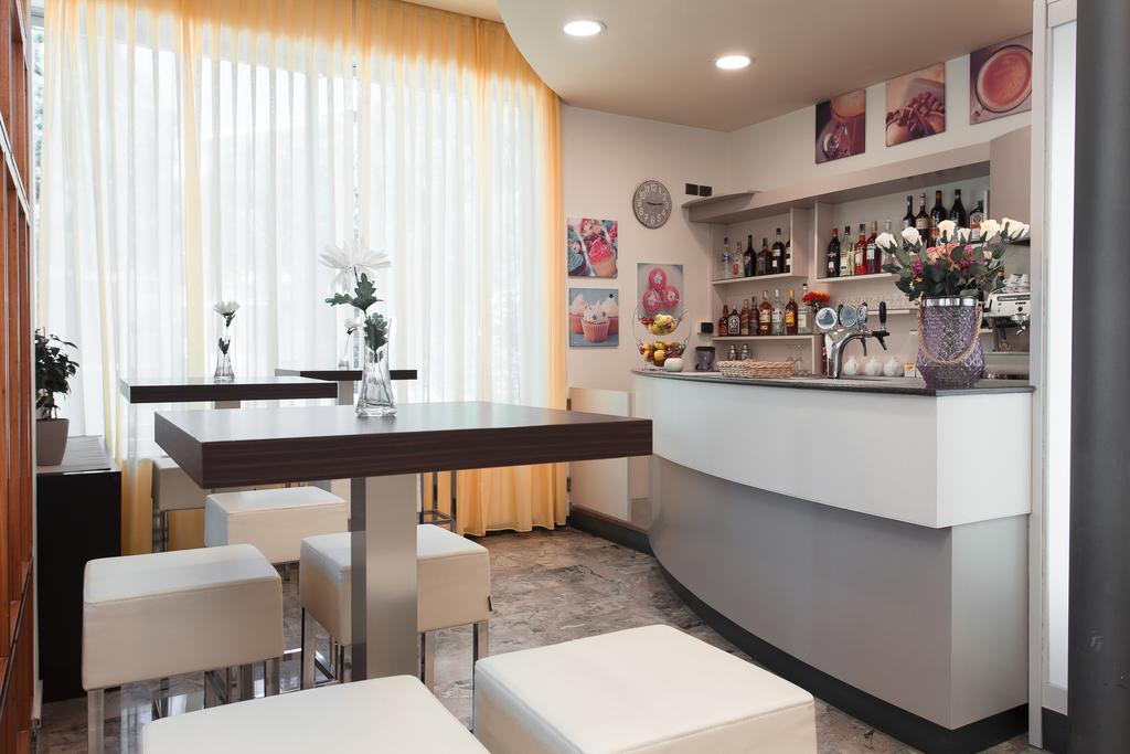 Hotel Olympic Milano Marittima Exteriör bild