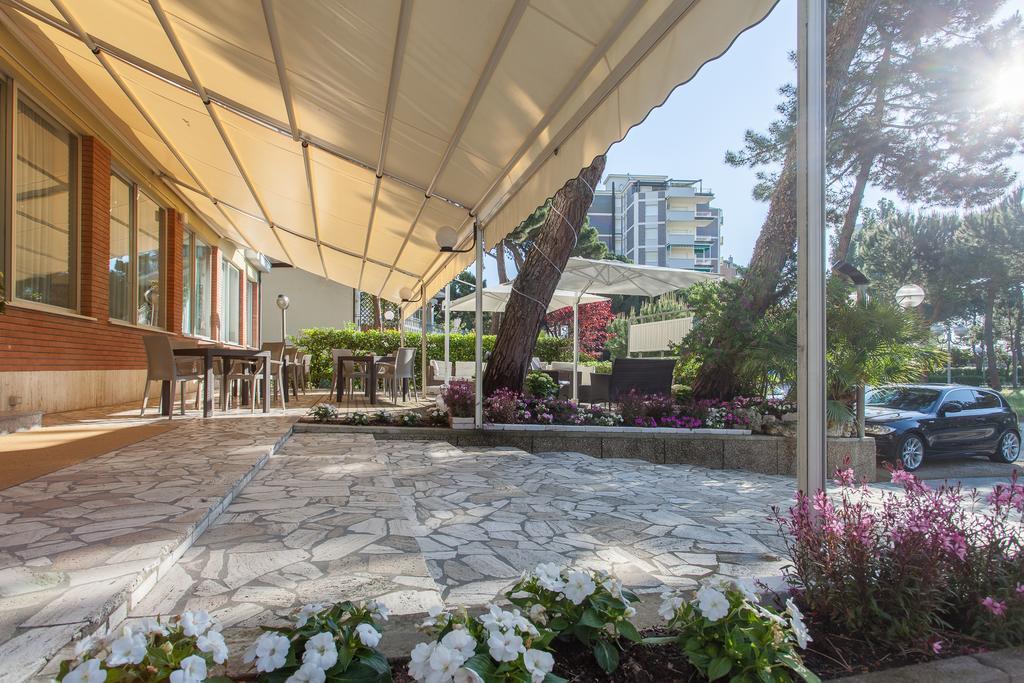 Hotel Olympic Milano Marittima Exteriör bild